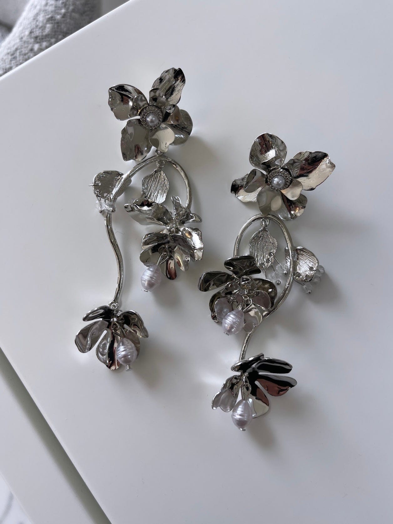 GAILA SILVER EARRINGS