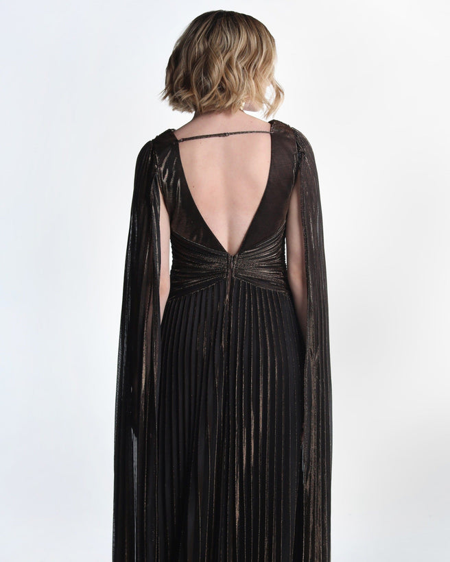 AUKA STUDIO Dubai Chocolate Dress, a stylish vestidos with a rich brown color and elegant design, displayed on a mannequin.